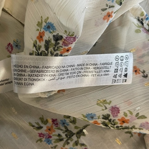 Euc Zara blouse, sheer, floral, metallic details, size Medium - Picture 13 of 13